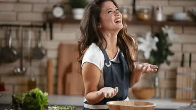 A szódabikarbóna fehéríti a fogakat?