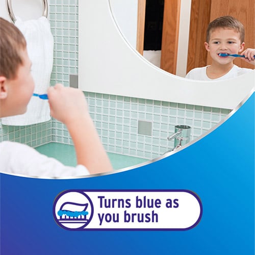 Segít a gyerekeknek a kefék kiképzésében